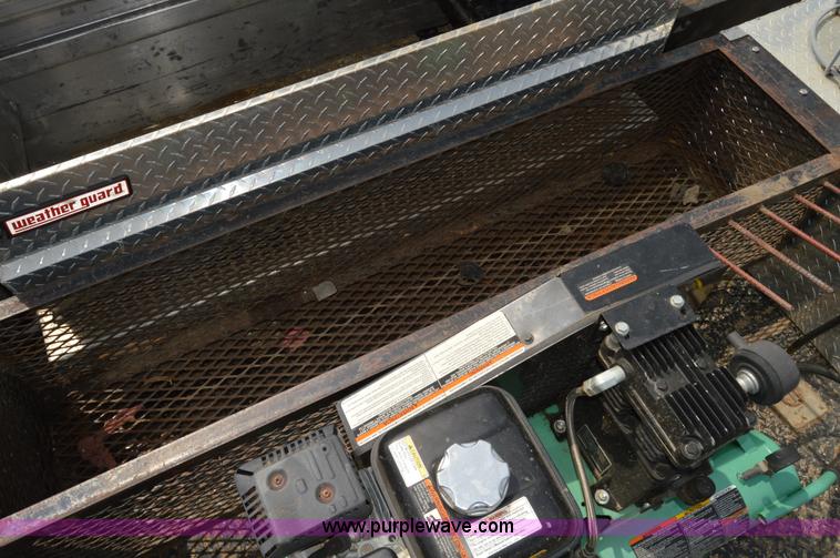 image for item I2241 2008 Ford F350 Super Duty XL service truck