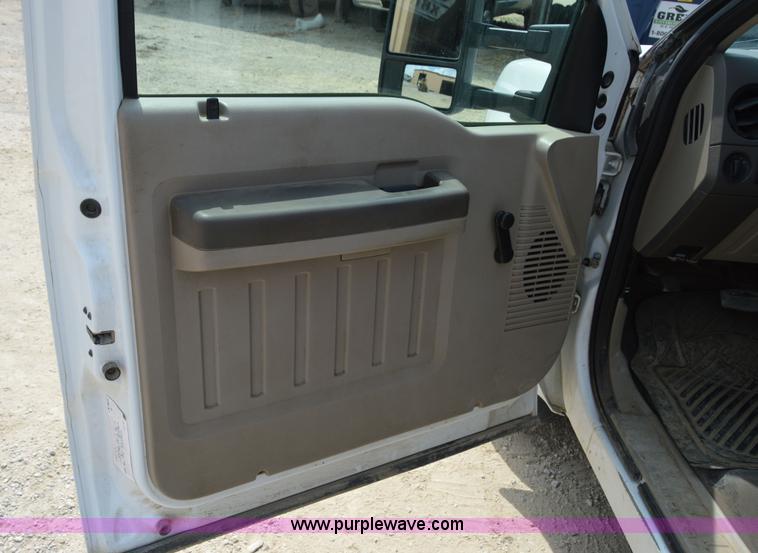 image for item I2241 2008 Ford F350 Super Duty XL service truck