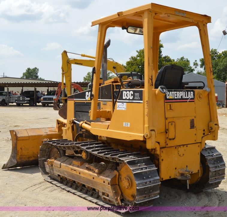 image for item I2243 1998 Caterpillar D3C XL Series III dozer