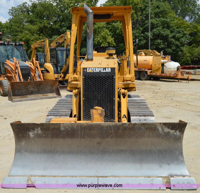 image for item I2243 1998 Caterpillar D3C XL Series III dozer