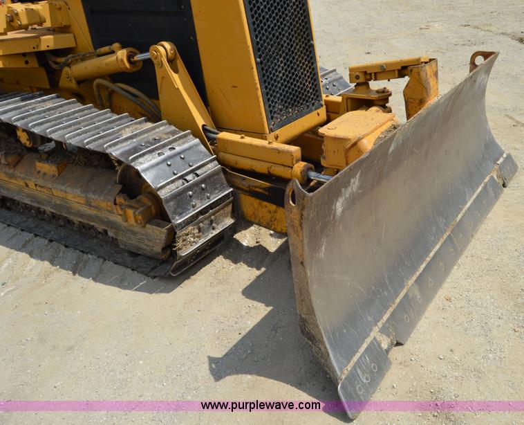 image for item I2243 1998 Caterpillar D3C XL Series III dozer