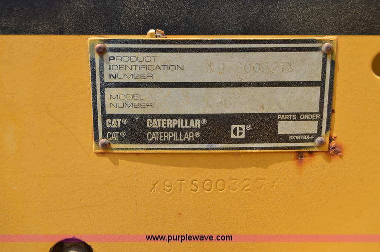 image for item I2243 1998 Caterpillar D3C XL Series III dozer