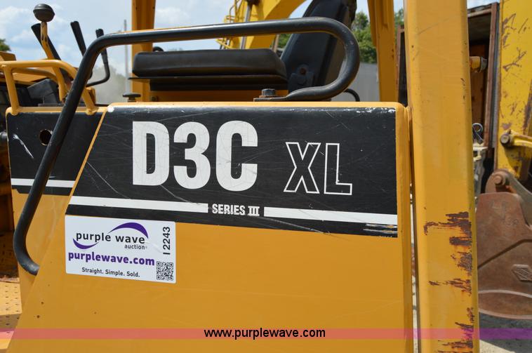 image for item I2243 1998 Caterpillar D3C XL Series III dozer