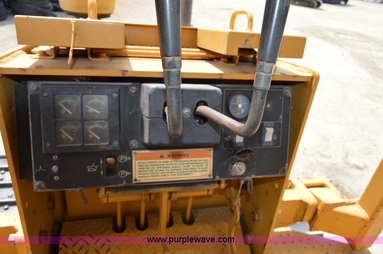 image for item I2243 1998 Caterpillar D3C XL Series III dozer