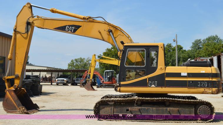 image for item I2246 1994 Caterpillar 320L excavator