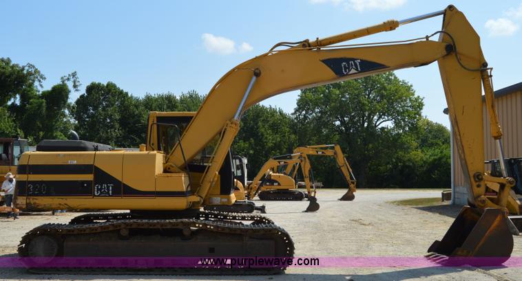 image for item I2246 1994 Caterpillar 320L excavator