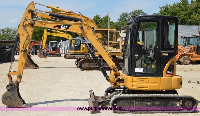 image for item I2247 2006 Caterpillar 303.5C CR mini excavator