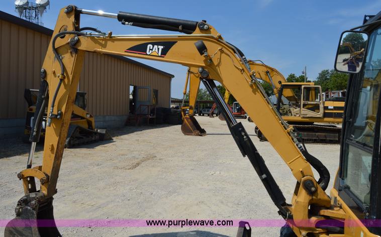 image for item I2247 2006 Caterpillar 303.5C CR mini excavator