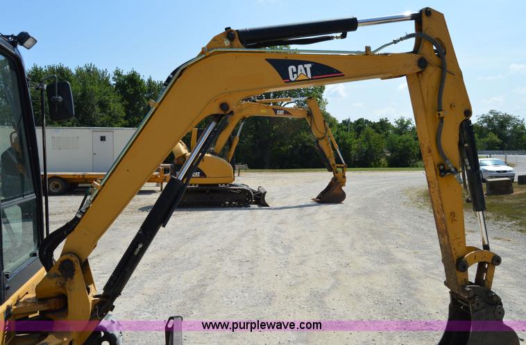 image for item I2247 2006 Caterpillar 303.5C CR mini excavator