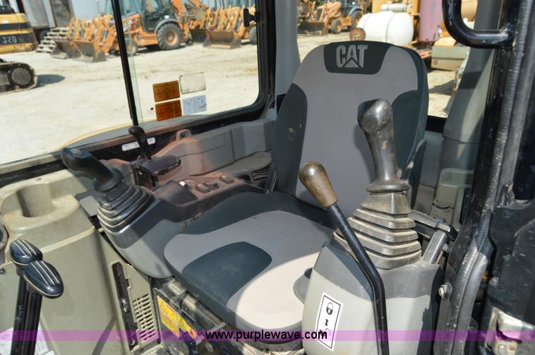 image for item I2247 2006 Caterpillar 303.5C CR mini excavator