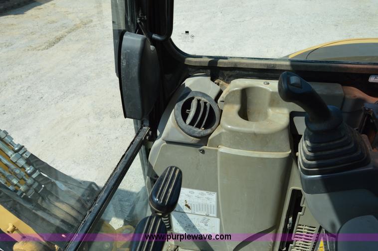 image for item I2247 2006 Caterpillar 303.5C CR mini excavator