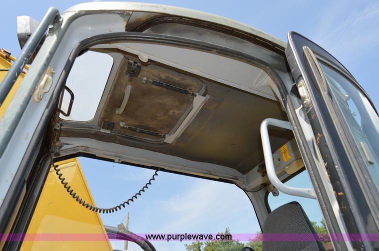 image for item I2249 2000 Komatsu PC138US-2 excavator