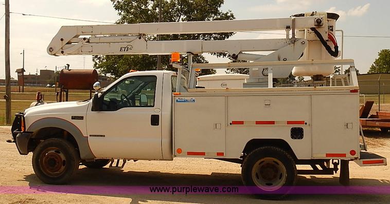 image for item I5477 1999 Ford F550 Super Duty XL bucket truck