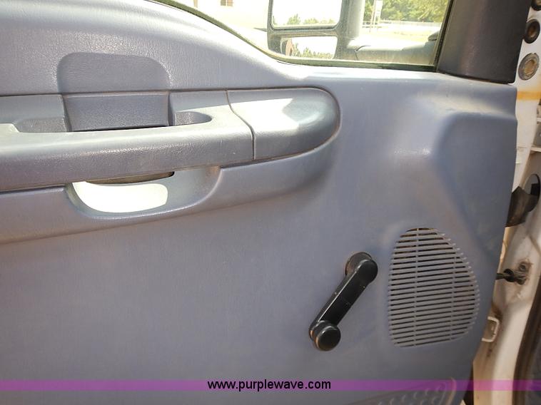 image for item I5477 1999 Ford F550 Super Duty XL bucket truck