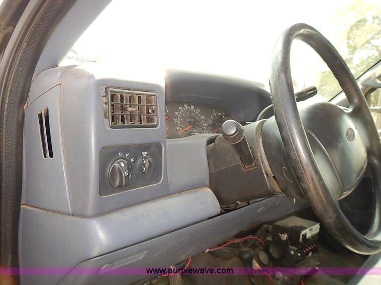 image for item I5477 1999 Ford F550 Super Duty XL bucket truck