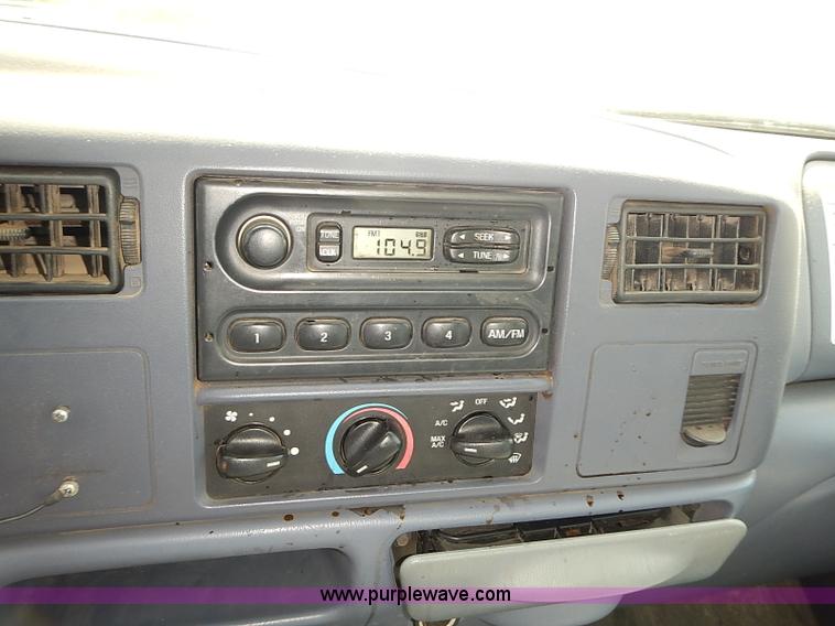 image for item I5477 1999 Ford F550 Super Duty XL bucket truck