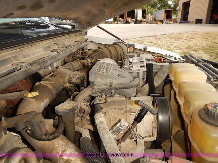 image for item I5477 1999 Ford F550 Super Duty XL bucket truck