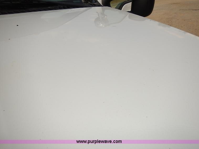 image for item I5477 1999 Ford F550 Super Duty XL bucket truck