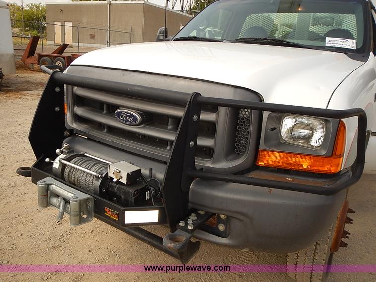 image for item I5477 1999 Ford F550 Super Duty XL bucket truck