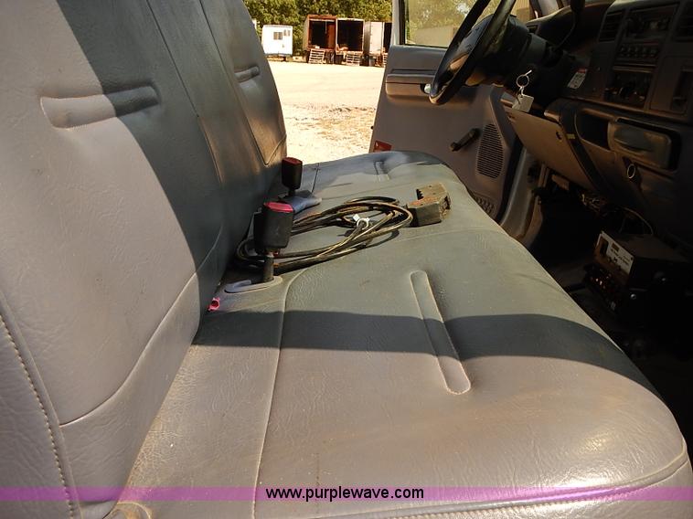 image for item I5477 1999 Ford F550 Super Duty XL bucket truck