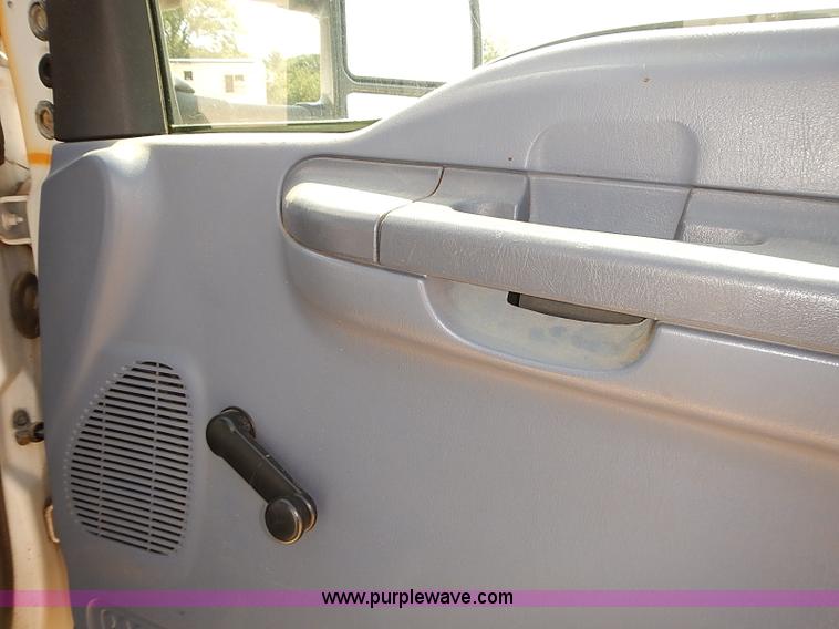 image for item I5477 1999 Ford F550 Super Duty XL bucket truck