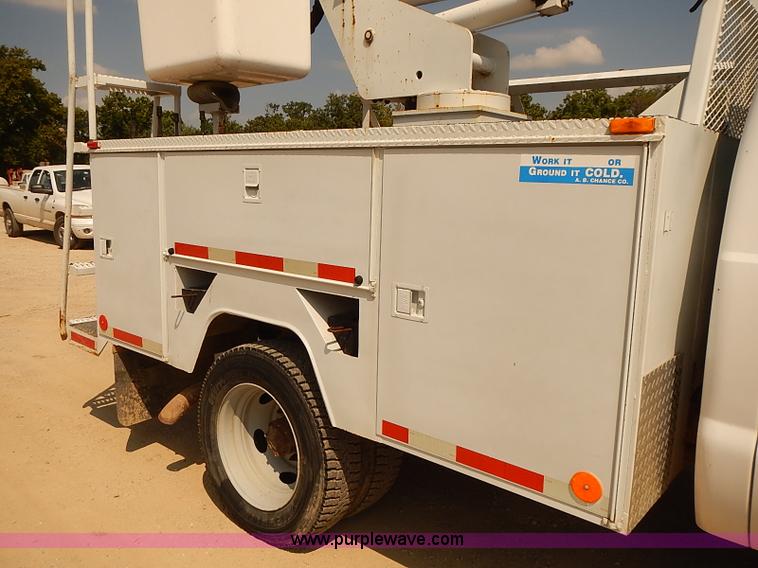 image for item I5477 1999 Ford F550 Super Duty XL bucket truck