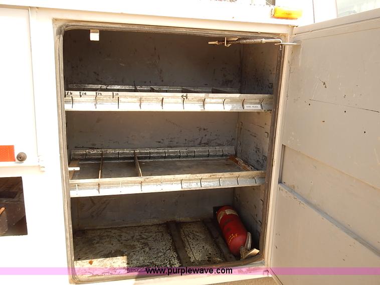 image for item I5477 1999 Ford F550 Super Duty XL bucket truck