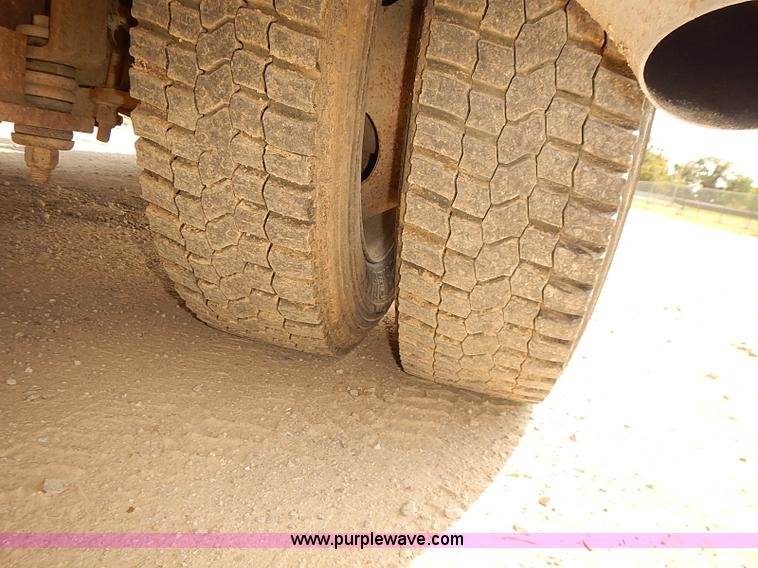 image for item I5477 1999 Ford F550 Super Duty XL bucket truck