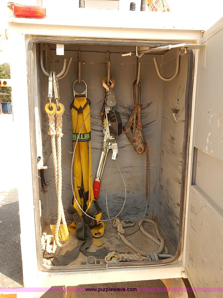 image for item I5477 1999 Ford F550 Super Duty XL bucket truck