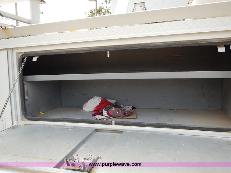 image for item I5477 1999 Ford F550 Super Duty XL bucket truck