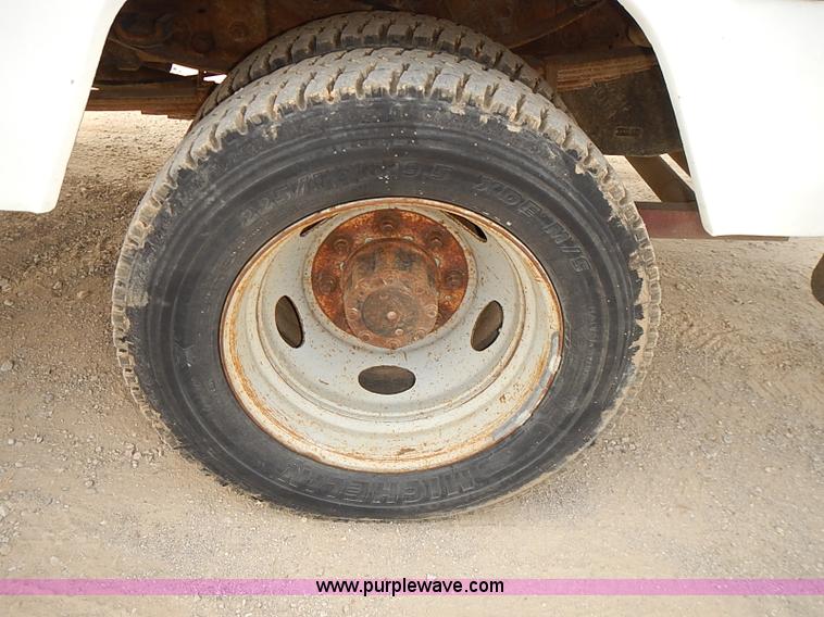 image for item I5477 1999 Ford F550 Super Duty XL bucket truck