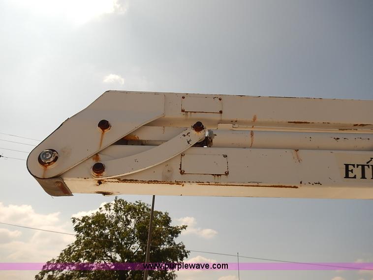 image for item I5477 1999 Ford F550 Super Duty XL bucket truck