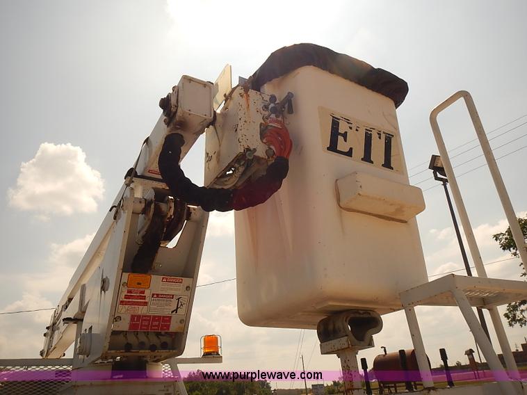 image for item I5477 1999 Ford F550 Super Duty XL bucket truck