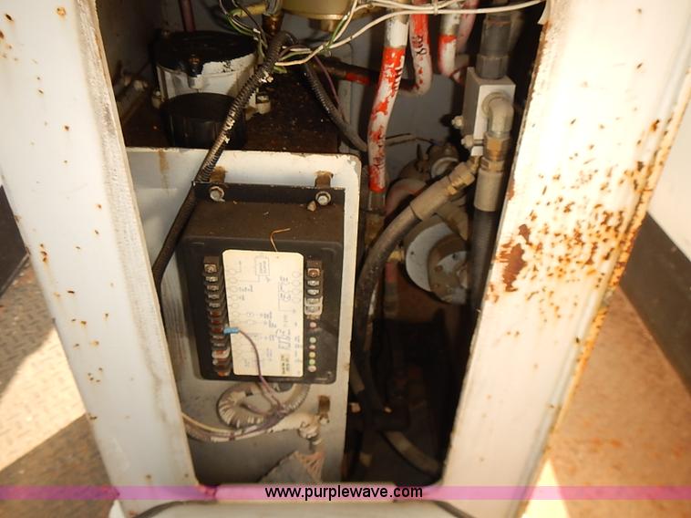 image for item I5477 1999 Ford F550 Super Duty XL bucket truck