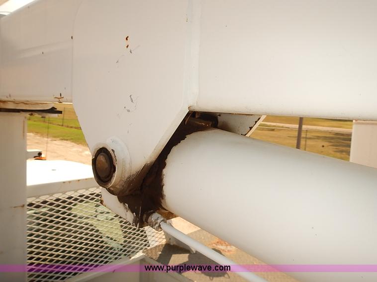 image for item I5477 1999 Ford F550 Super Duty XL bucket truck