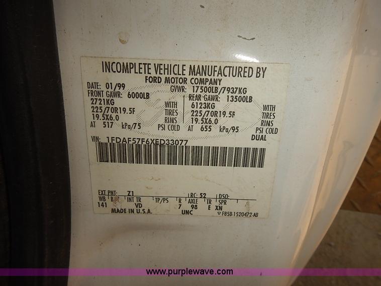 image for item I5477 1999 Ford F550 Super Duty XL bucket truck