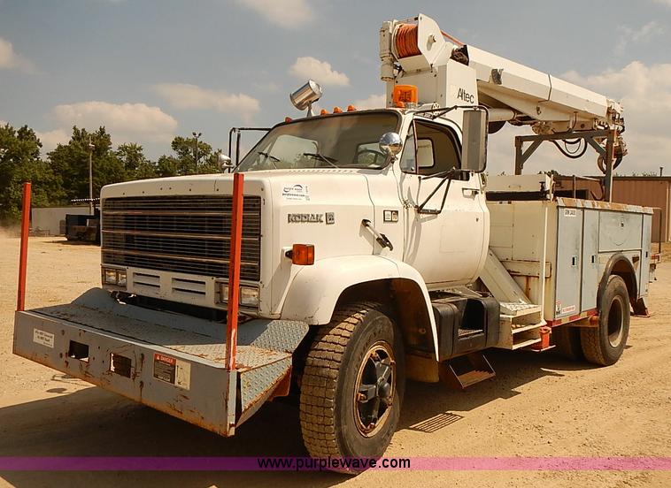 image for item I5478 1986 Chevrolet Kodiak 70 derrick digger truck