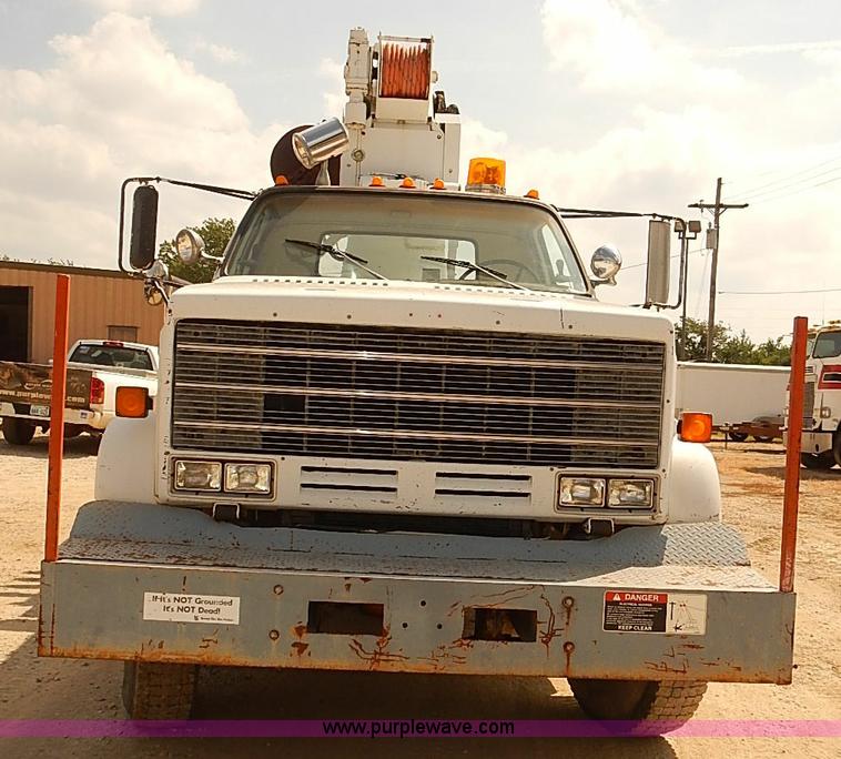 image for item I5478 1986 Chevrolet Kodiak 70 derrick digger truck
