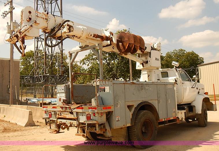 image for item I5478 1986 Chevrolet Kodiak 70 derrick digger truck