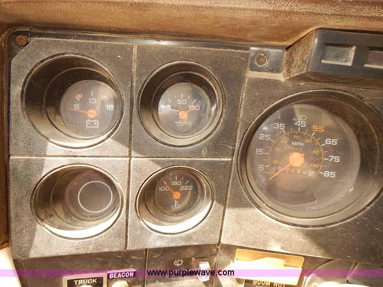 image for item I5478 1986 Chevrolet Kodiak 70 derrick digger truck