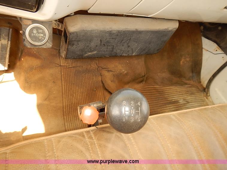 image for item I5478 1986 Chevrolet Kodiak 70 derrick digger truck