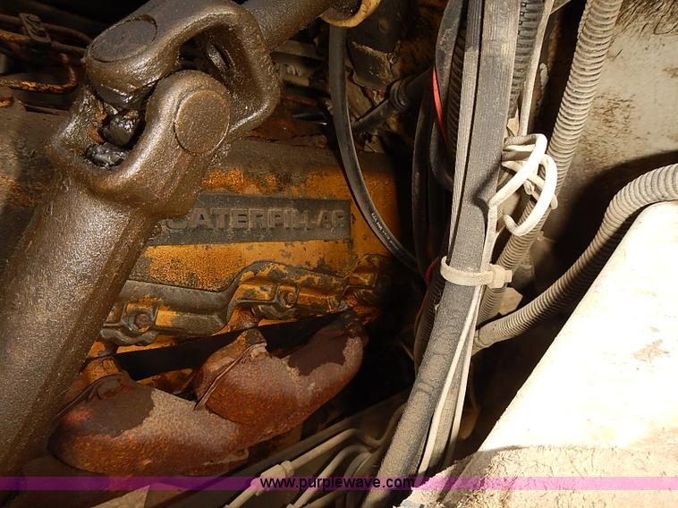 image for item I5478 1986 Chevrolet Kodiak 70 derrick digger truck