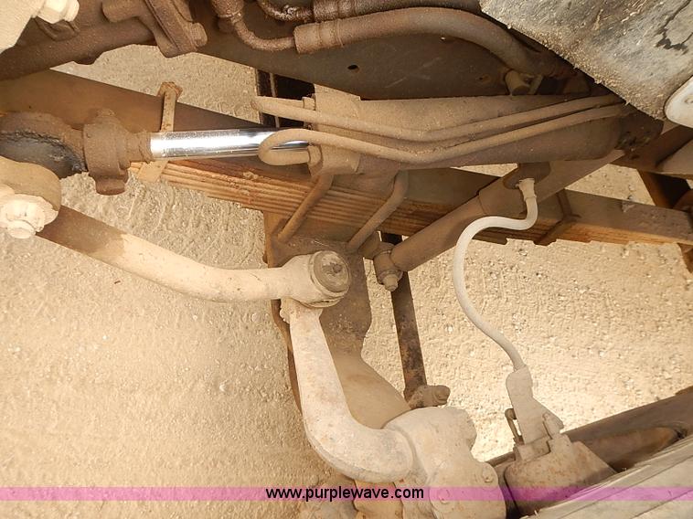 image for item I5478 1986 Chevrolet Kodiak 70 derrick digger truck