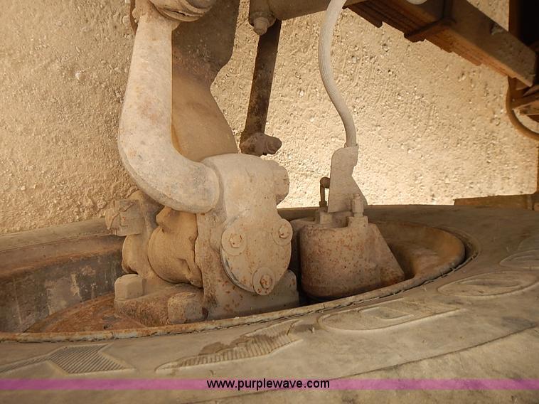 image for item I5478 1986 Chevrolet Kodiak 70 derrick digger truck