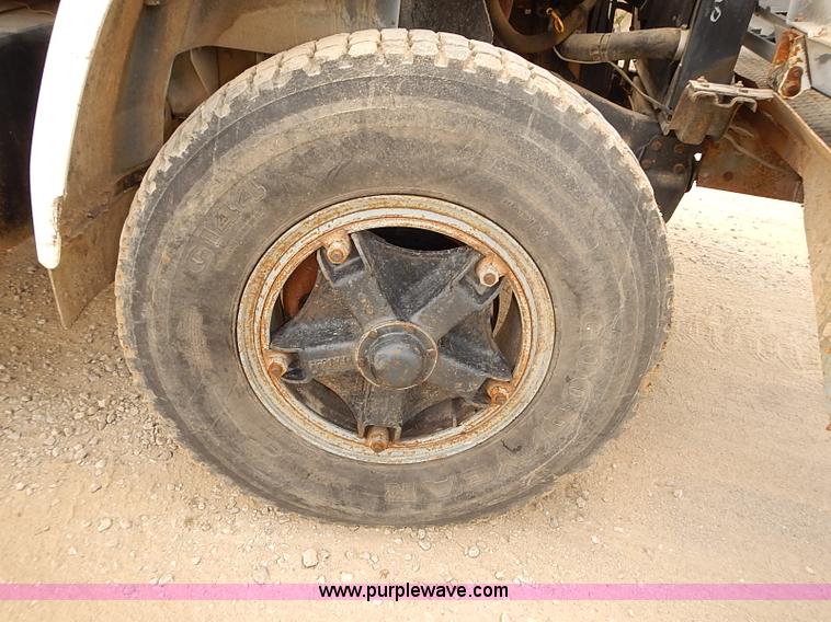 image for item I5478 1986 Chevrolet Kodiak 70 derrick digger truck