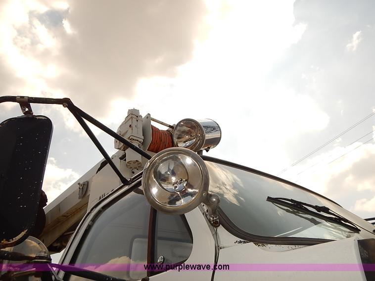 image for item I5478 1986 Chevrolet Kodiak 70 derrick digger truck