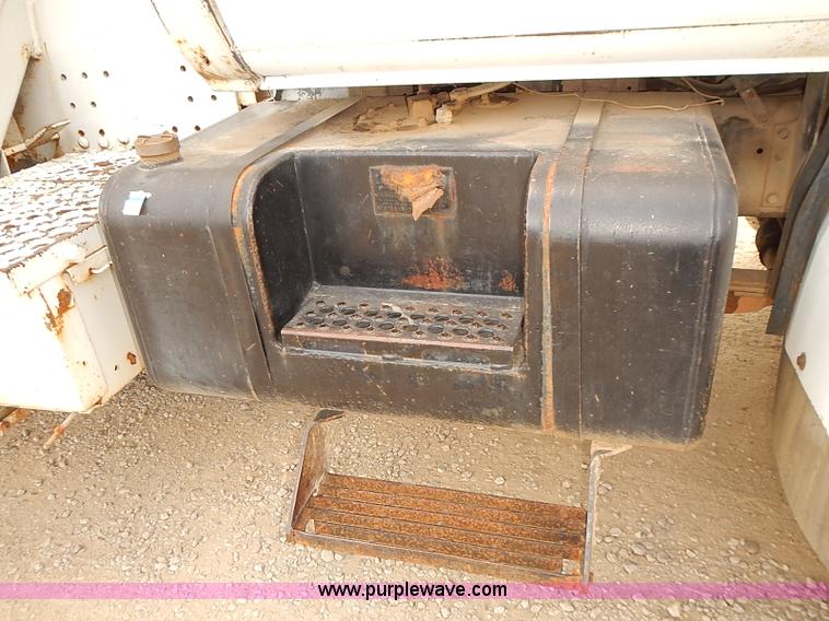 image for item I5478 1986 Chevrolet Kodiak 70 derrick digger truck