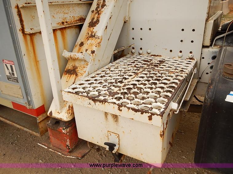 image for item I5478 1986 Chevrolet Kodiak 70 derrick digger truck