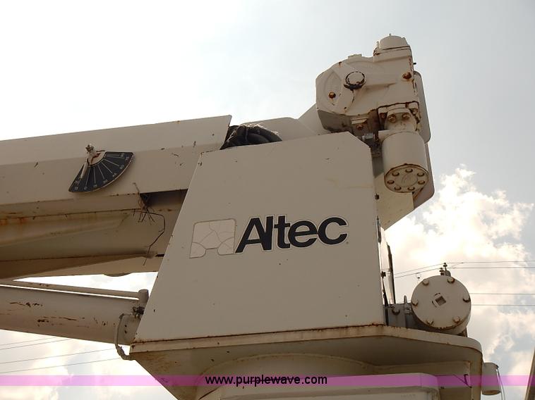 image for item I5478 1986 Chevrolet Kodiak 70 derrick digger truck