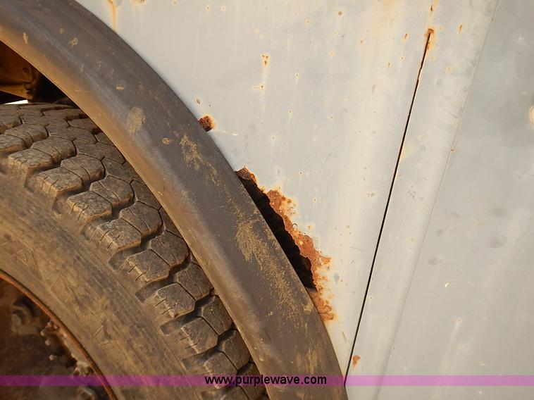 image for item I5478 1986 Chevrolet Kodiak 70 derrick digger truck